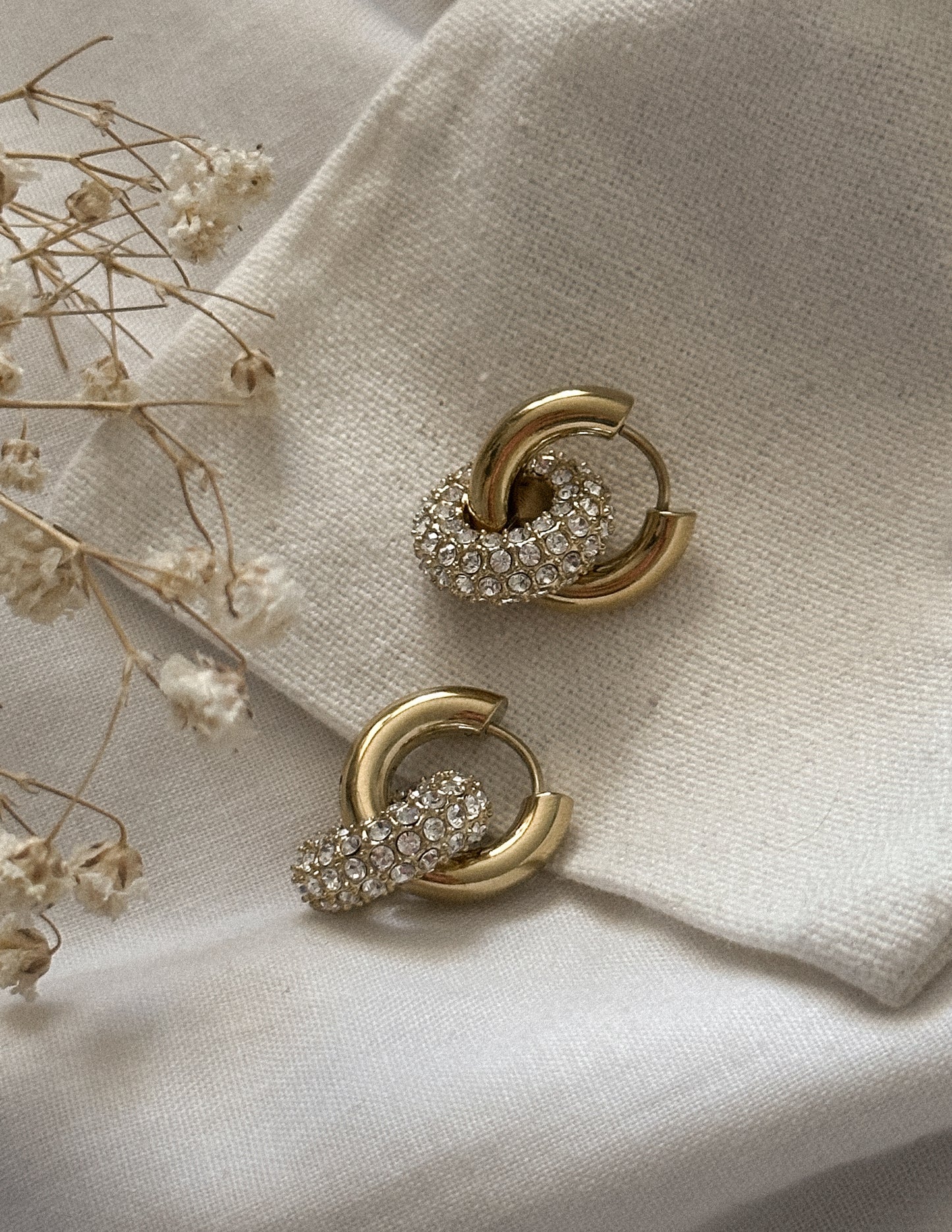 ARGOLLAS AMELIE