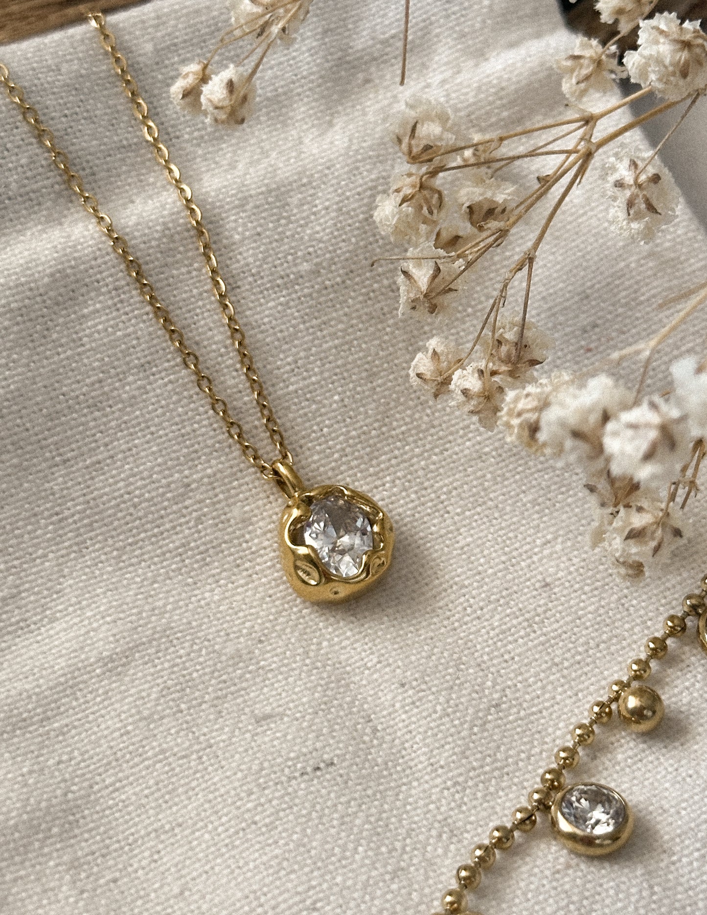 COLLAR EMIRA