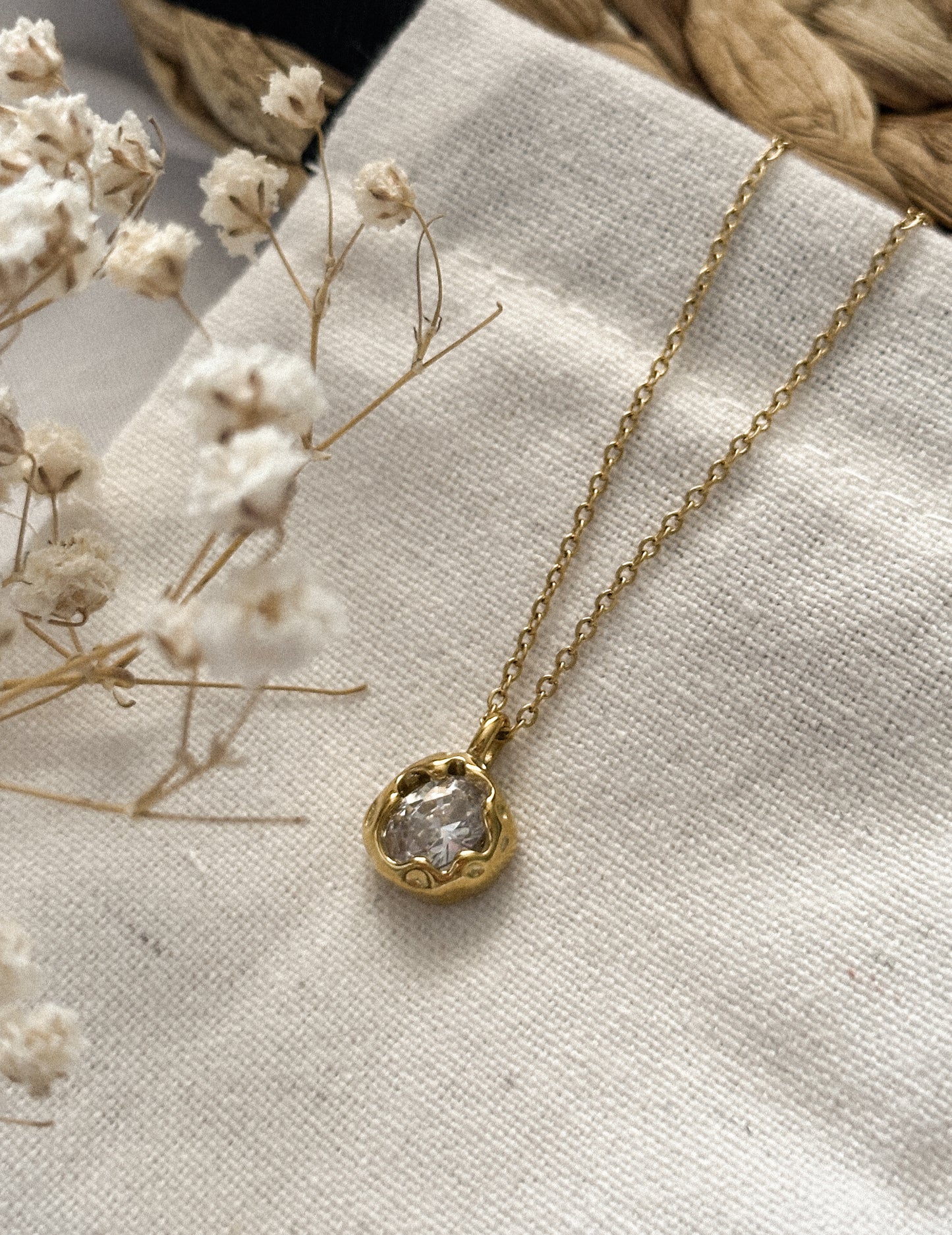 COLLAR EMIRA