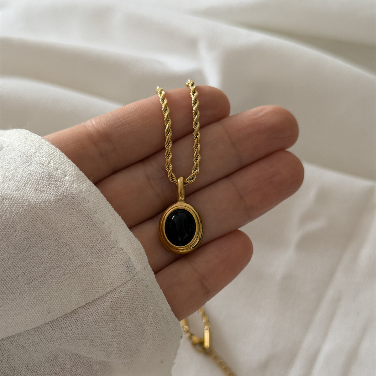 COLLAR BRUNA NEGRO